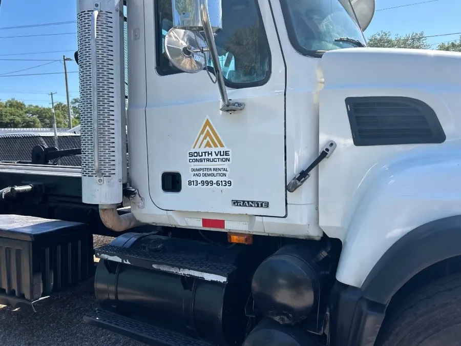 SouthVue Construction roll-off truck, Tampa FL
